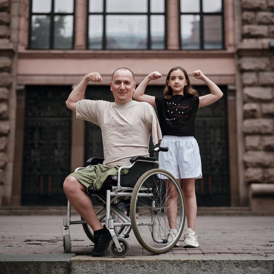 ЖИТИ НАЗУСТРІЧ