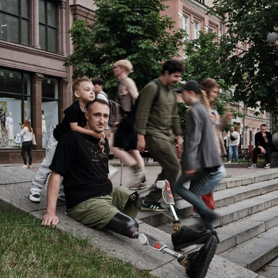 ЖИТИ НАЗУСТРІЧ